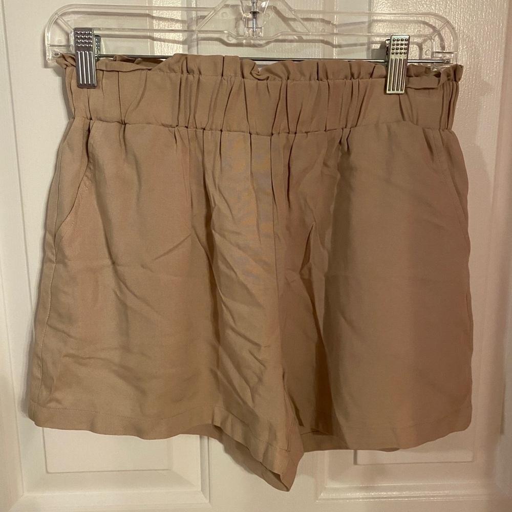 Tan flwy shorts
